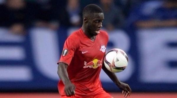 برشلونة يعثر على أومتيتي الجديد