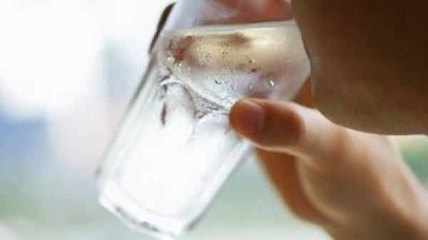 ماذا يحدث عندما نشرب المياه بكثرة في السحور ؟