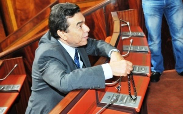 قرار الاقتطاع من الأجور يهم 70 ألف مدرس ومدرسة