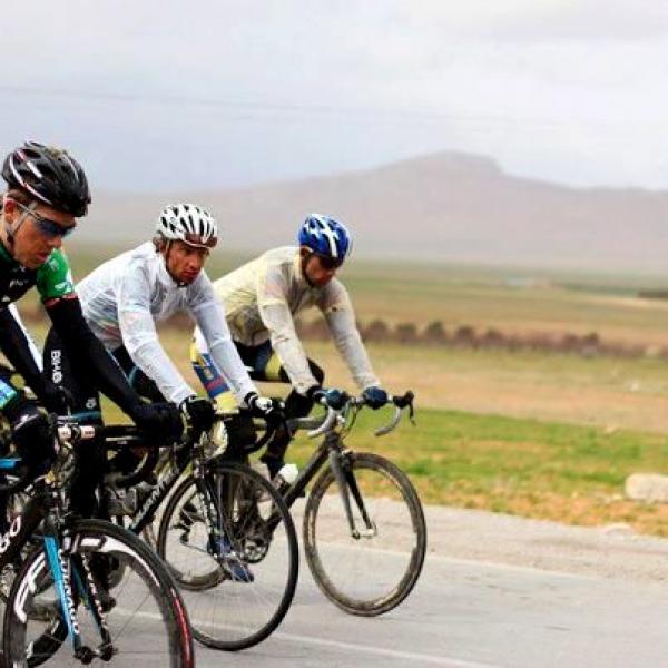 هروب ثلاثة دراجين مغاربة من مطار كندا بعد مشاركتهم في طواف الحدائق