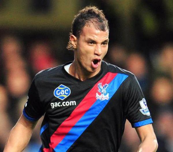 رسميا : الشماخ يمدد تعاقده مع كريستال بالاس