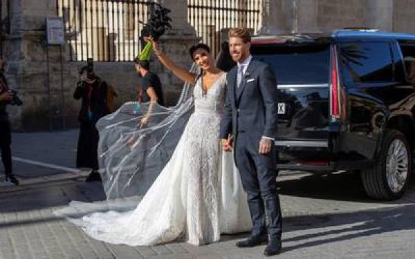 بيكهام ونجما برشلونة أبرز الحاضرين في حفل زواج راموس