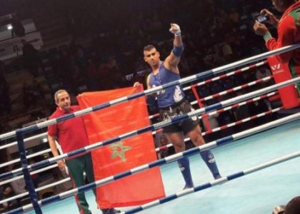 حشومة .. المغربي الدرقاوي بطل العالم في الطاي بوكسينغ يصل مطار محمد الخامس في غياب المسؤولين (فيديو)