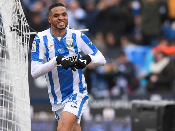 أيام "النصيري" بإسبانيا باتت المعدودة بعد توصله بعرض "مغري جدا" من الدوري الإنجليزي الممتاز