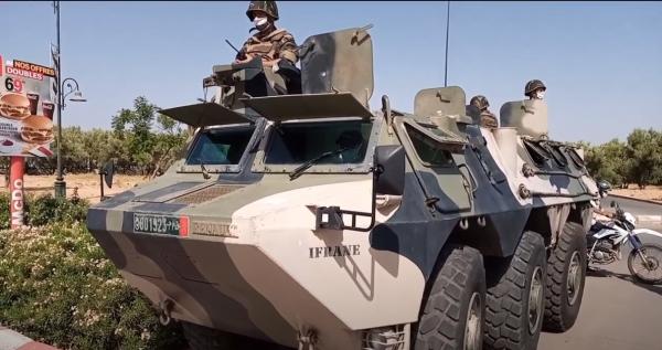 عاجل... انتشار الجيش بشوارع ومدارات مدينة بني ملال (فيديو)