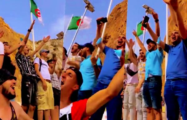 بالفيديو: عشرات الجزائريين يزحفون إلى المعبر الحدودي مع المغرب ويصدحون بصوت واحد "في بلادي ظلموني" 