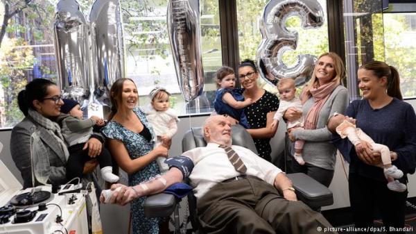 رجل أسترالي ينقذ حياة أكثر من مليوني طفل بدم نادر!