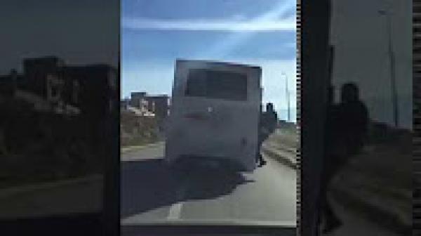 شوفو كيفاش تايغامرو بحياتهم وبغاو ينتاحرو من طوبيس فالفقيه بن صالح