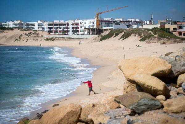 شواطئ المغرب تتآكل بوتيرة أسرع من المعدل العالمي واختفاؤها بات أمرا محتملا جدا