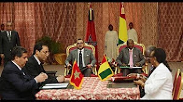 الملك محمد السادس ورئيس غينيا يترأسان مراسم التوقيع على ثماني اتفاقيات للتعاون الثنائي