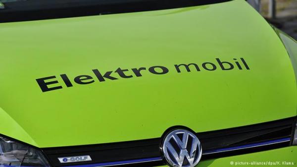 جديد فولكس فاغن.. سيارة ذاتية القيادة