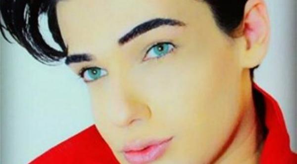 وفاة عشريني برازيلي بعد تحوله إلى دمية بشرية