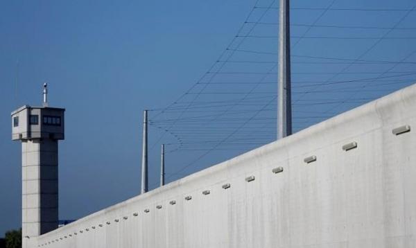 سفاح جنسي إسباني خطير يفر من سجنه والشرطة ترجح عبوره نحو المغرب