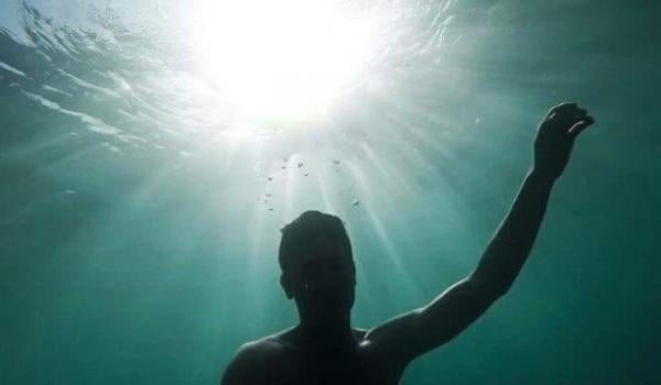 شاطئ مارتيل يحصد أولى أرواح الموسم الصيفي