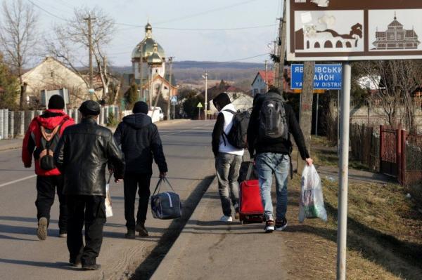 المغرب يواصل عملية إجلاء المغاربة الفارين من أوكرانيا وهذه آخر المعطيات الرسمية