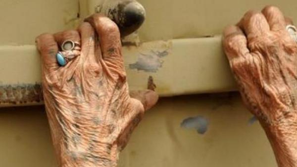 صادم جدا: شاب يحرق جثة مسنة بعد اغتصابها ضواحي الشماعية