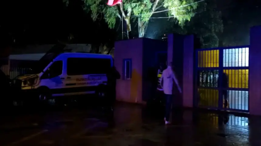 السلطات بطنجة تستقبل ساكنة القصر الكبير المتضررة من الفيضانات وتؤمن لهم الرعاية اللازمة