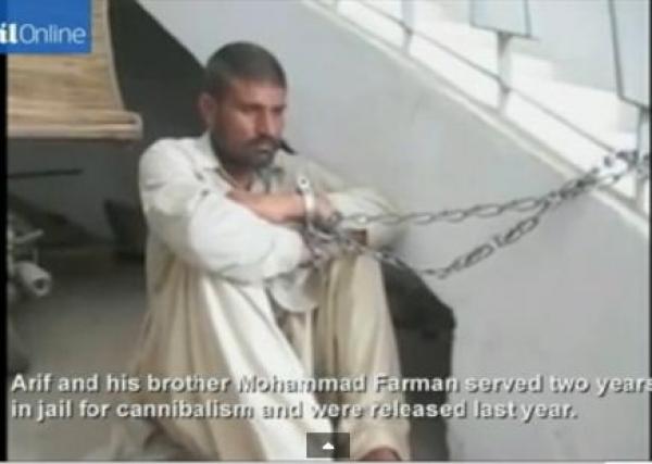 بالفيديو ... العثور على باكستانيين يتغذيان على لحوم البشر