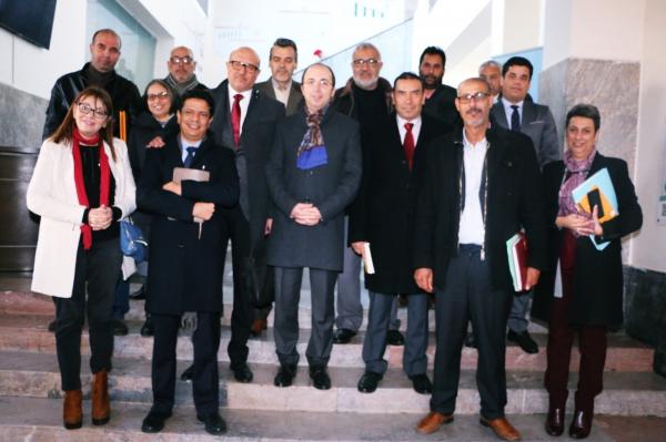 اتفاق بين وزير الصحة ونقابات يفضي إلى الزيادة في تعويضات الموظفين