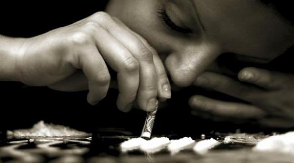 فرنسية تستعين بالشرطة لفحص جودة المخدرات