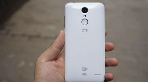 "زد تي إي" تطرح أبرز هاتف منخفض الثمن وعالي المواصفات