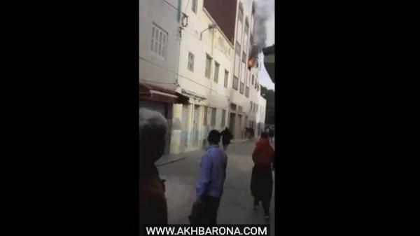 عاجل بالفيديو : إندلاع النيران في أحد المنازل القريبة من سوق سانية الرمل بتطوان