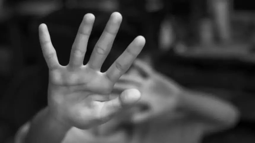 جريمة مروعة.. أب يعذّب طفله صعقا بالكهرباء حتى الموت لسبب تافه