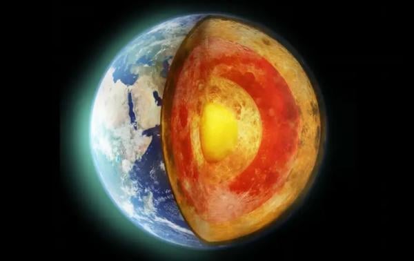 دراسة جديدة: تباطؤ اللب الداخلي للأرض يؤثر على طول الأيام ودرجة الحرارة