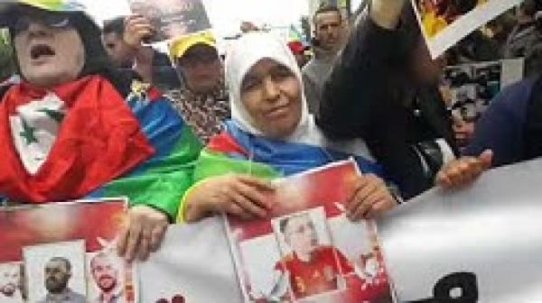 عائلات المعتقلين يتقدمون مسيرة الرباط للتنديد بأحكام الريف