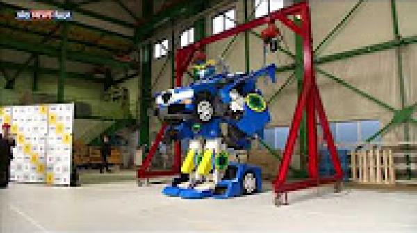 شركة تصمم رجلا آليا يتحول إلى سيارة