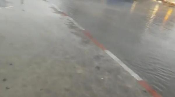 أمطار الخير تغرق أكادير