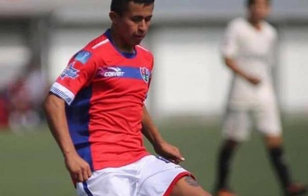 صورة .. ظهور مفاجئ لأسامة بن لادن في منتخب بيرو