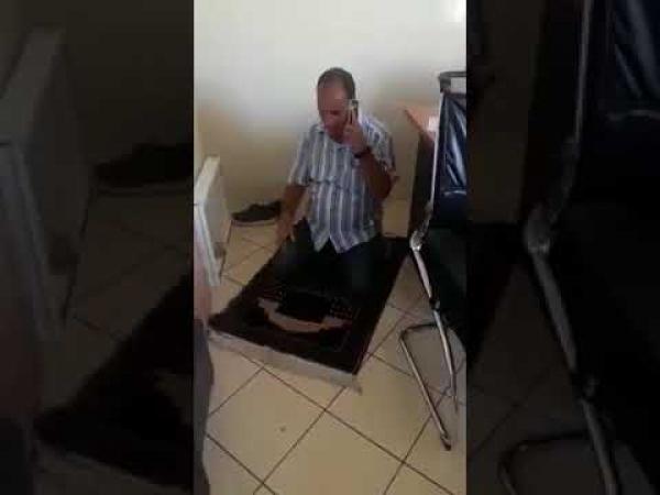 مغربي يثير سخط رواد الفيسبوك بسبب سخريته من الصلاة
