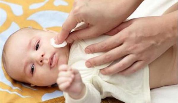 دراسة: الصابون ضار ببشرة الرضع!