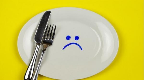 لهذا السبب يجب أن تتناول العشاء قبل الساعة 6 مساء