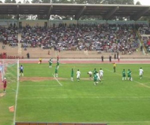 ديربي وجدة : عراك بمستودع الملابس و الأمن يتدخل لاحتواء الموقف 