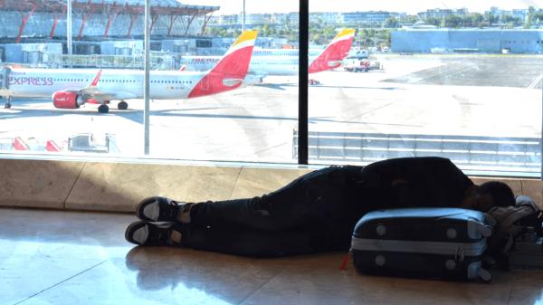 وزارة الداخلية الإسبانية تدير ظهرها للبوليساريو وترحل إلى المغرب 16 صحراويا طالبوا باللجوء