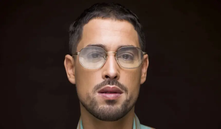 "لارتيست" يعلن اعتزاله الغناء للمرة الثانية في مسيرته