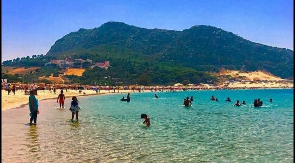 قرار إغلاق الشواطئ يصل إلى المدن الشمالية قبيل نهاية فصل الصيف