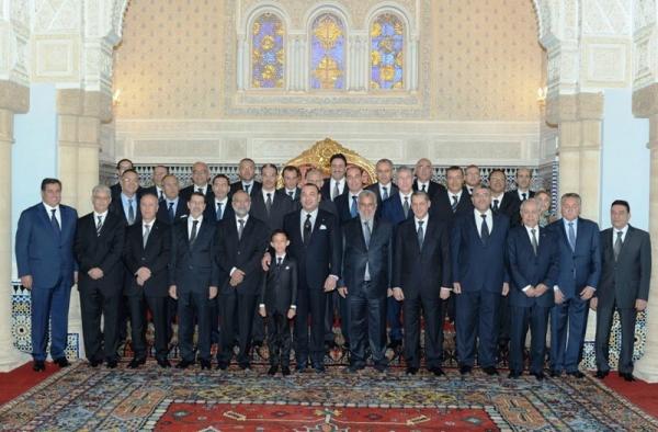 10 وزراء يتسلمون مهامهم فوق صفيح ساخن