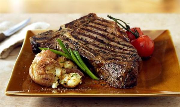 أطعمة تسبب السهر وتؤخر موعد النوم