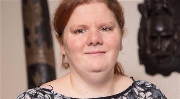 امرأة تنبعث منها رائحة السمك بسبب حالة نادرة