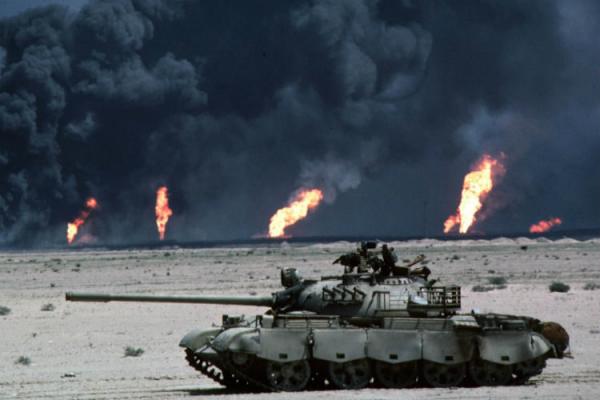 الخليج يقترب من حرب ثالثة مدمرة والسعودية تبدأ استعداداتها العسكرية