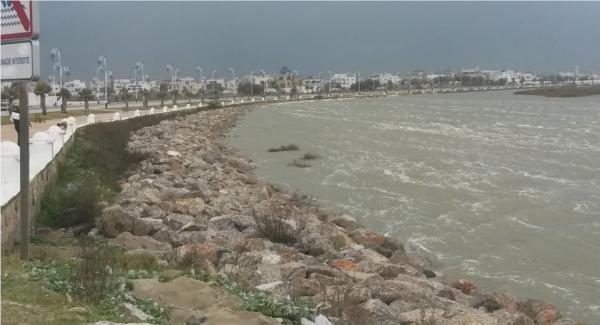 ميني "تسونامي" يضرب سواحل مارتيل (صور) 