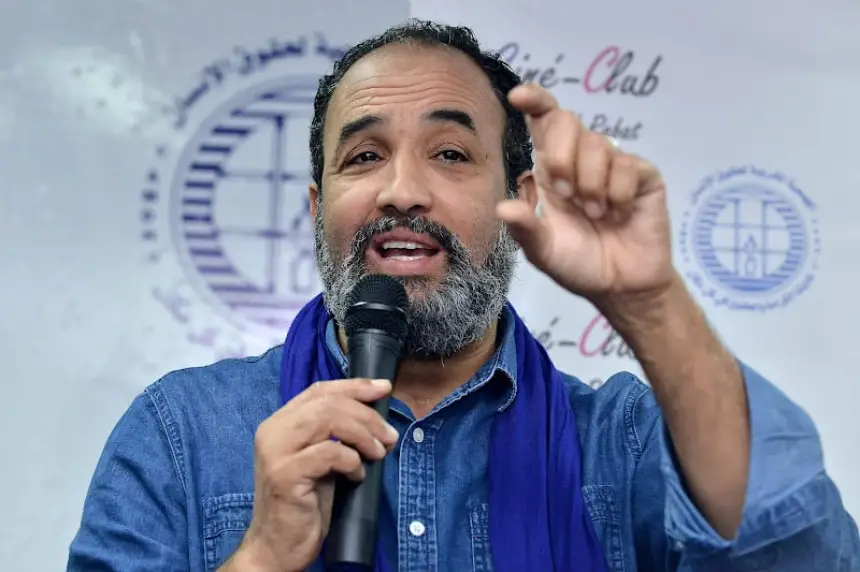 رشيد الوالي يرد على شائعة وفاته ويصفها بـ”المتاجرة بالموت”