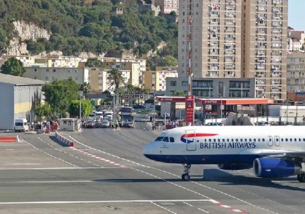 الوحيد في العالم في استخدام شارع للسيارات