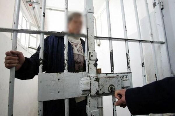 حصل على "الباك" ويستعد لنيل "الإجازة": سجين يضرب عن الطعام بسبب  سوء المعاملة وحرمانه من حقه في التطبيب