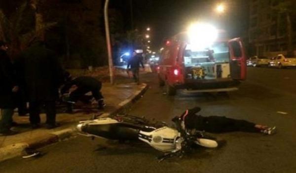 حادثة سير خطيرة بين سيارة ودراجة نارية والحصيلة دامية