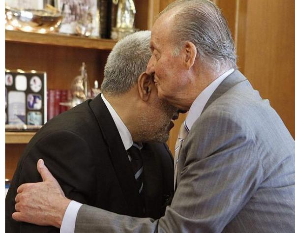 رئيس الحكومة يحل بإسبانيا ويلتقي بالجالية المغربية 