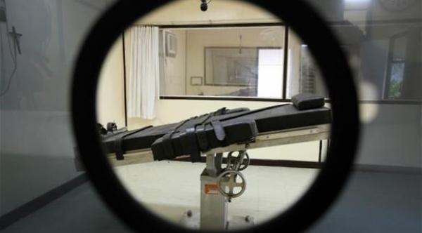 يطلب تصوير عملية إعدامه رغبةً منه في توثيق المعاناة